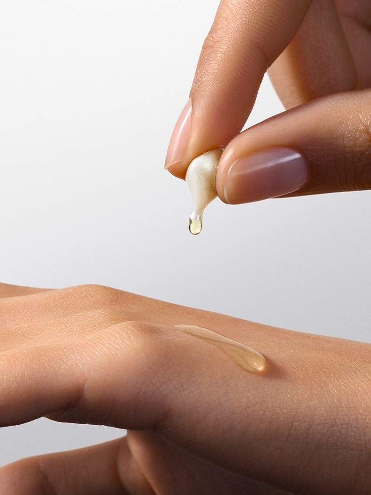 Capsules régénération jeunesse au rétinol Éclat Sublime : pour obtenir un effet lisse, - donner un teint uniforme - Retexturiser, 30 capsules/10,2 ml