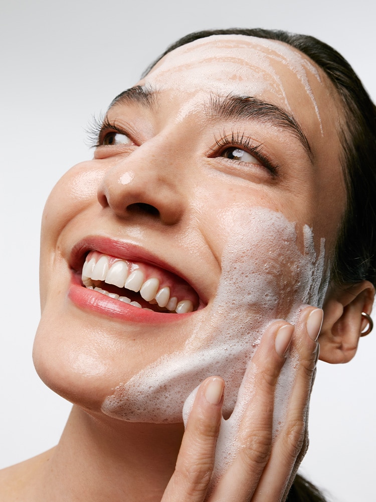 Mousse douceur nettoyante INTRAL, 125 ml